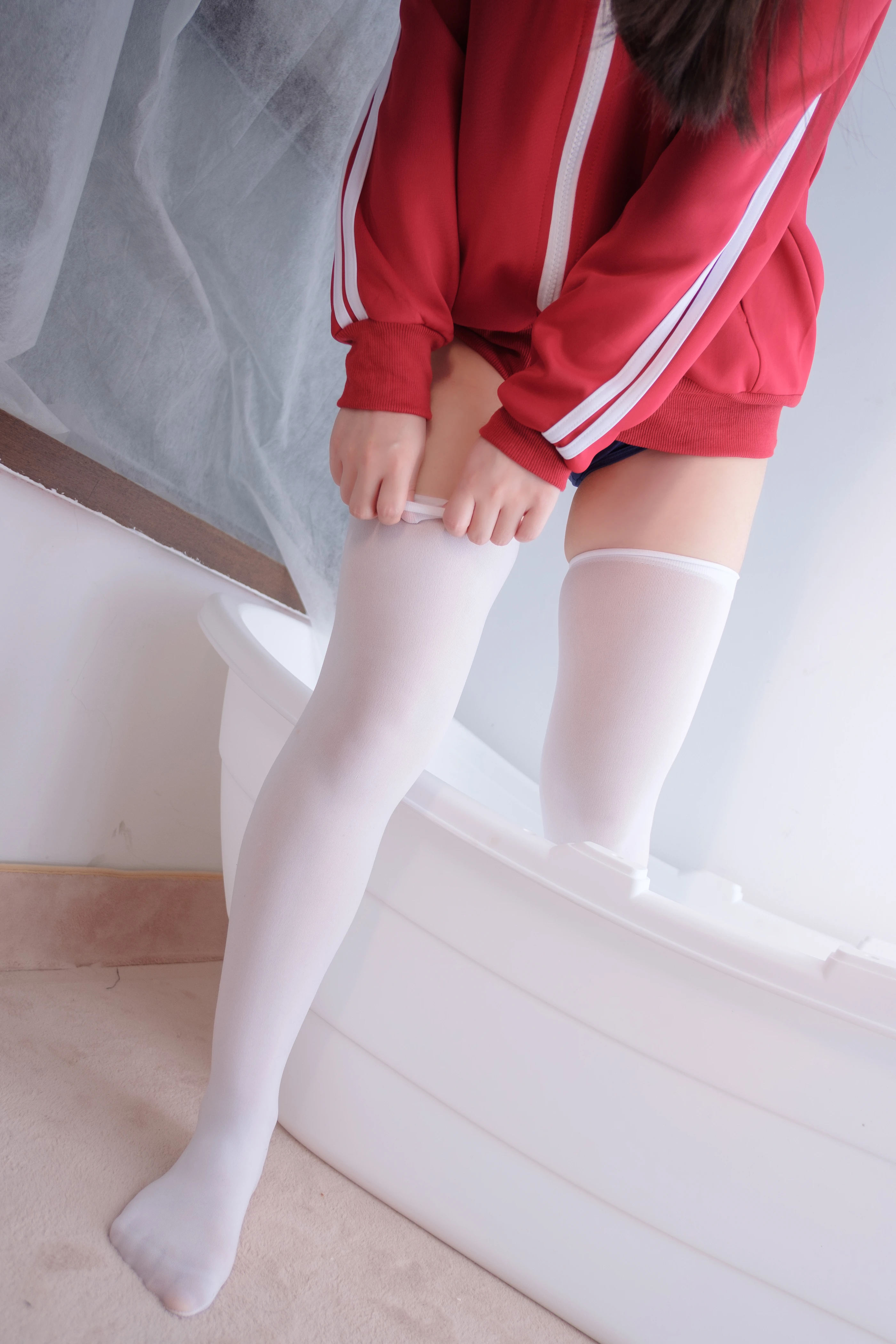 森萝财团 [ALPHA-002] 校服死库水浴缸 [76P]插图4